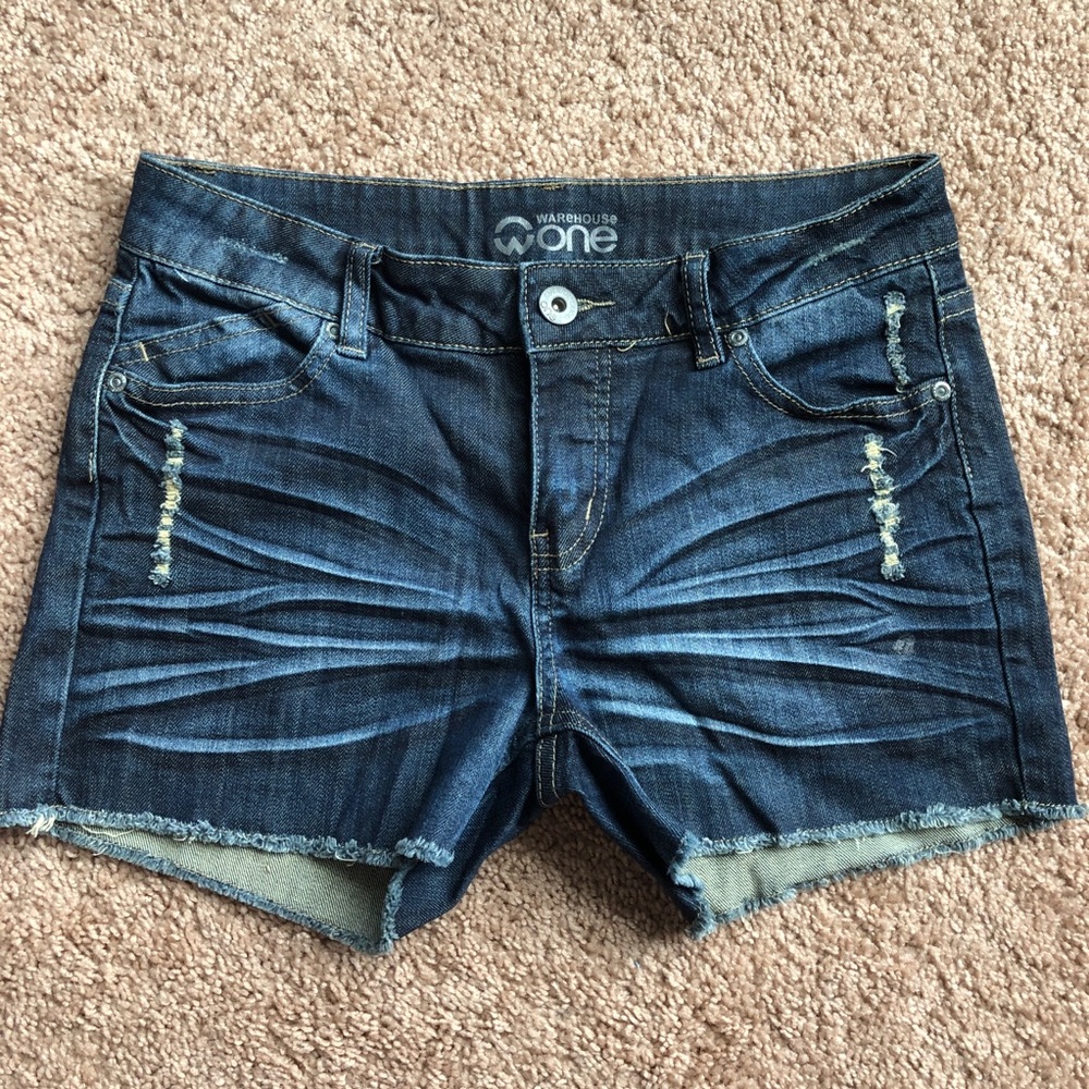 Curt-off jean shorts